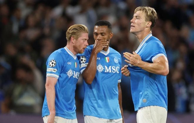 巴特勒30分，库里31分，杰伦约翰逊23+11，老鹰击败勇士